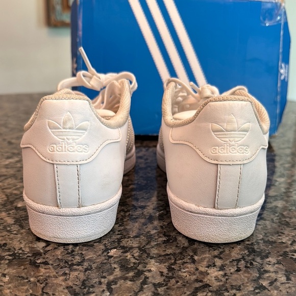 Adidas superstar foundation Classic White Leather Sneakers 6.5Y - Picture 10 of 10